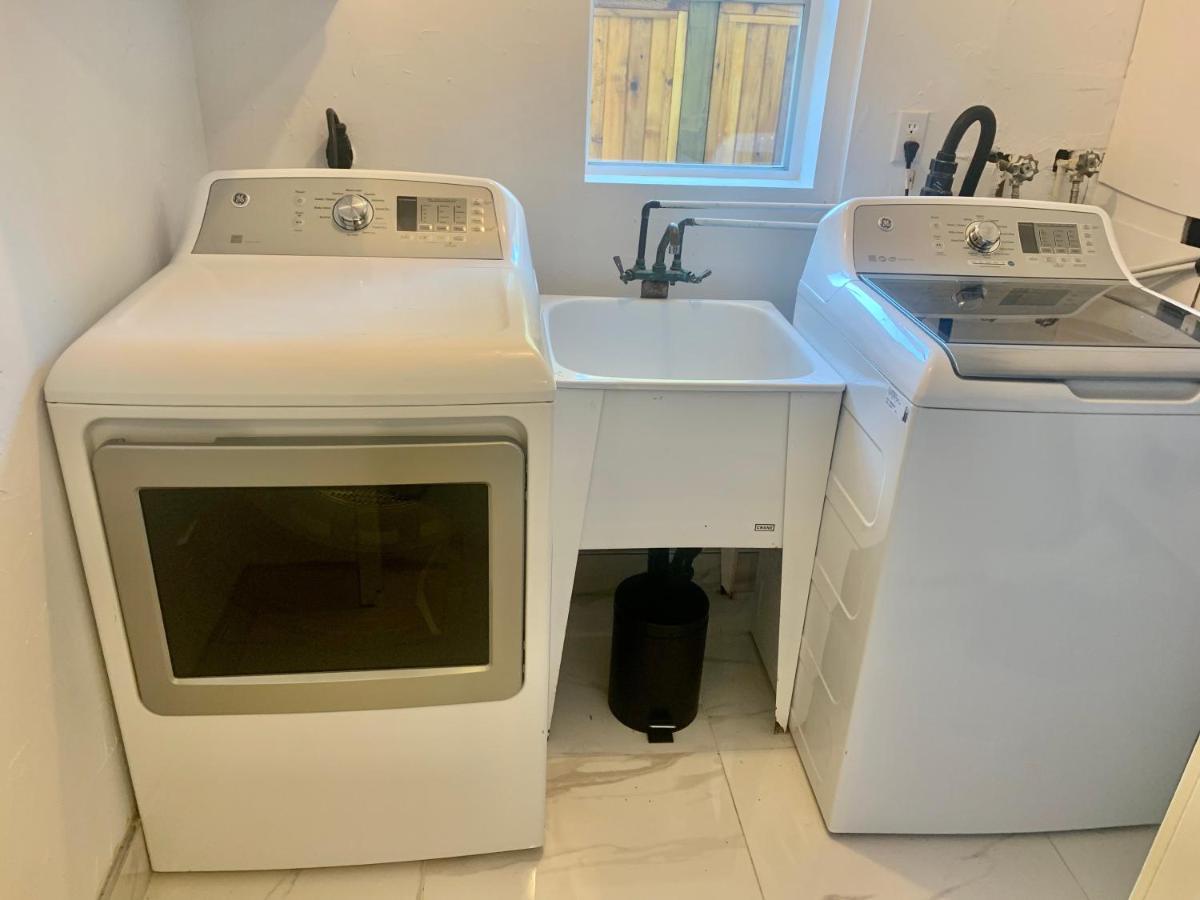 Beautiful Modern Suite Βόρειο Βανκούβερ Εξωτερικό φωτογραφία